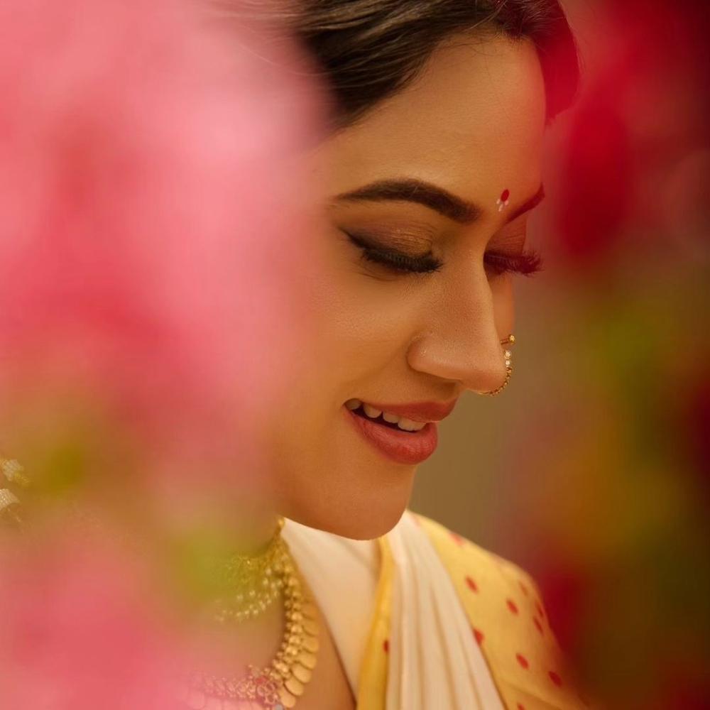 actress-miya-george-onam-celebration-photos